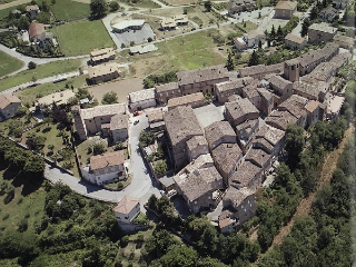 Monteleone di Fermo - Proseguono i lavori post sisma  in Piazza Umberto I